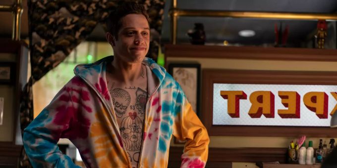 Pete Davidson als Scott Carlin in einer Szene des Films "The King of Staten Island". pete davidson