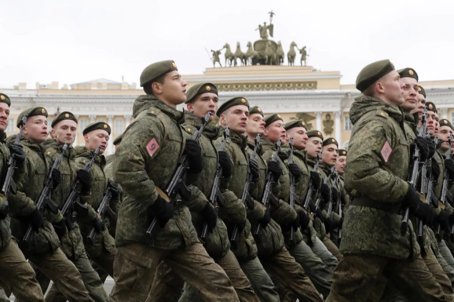 Denn nach einer Gesetzesänderung wurden die Altersgrenzen für die Armee angehoben. (Archivbild)