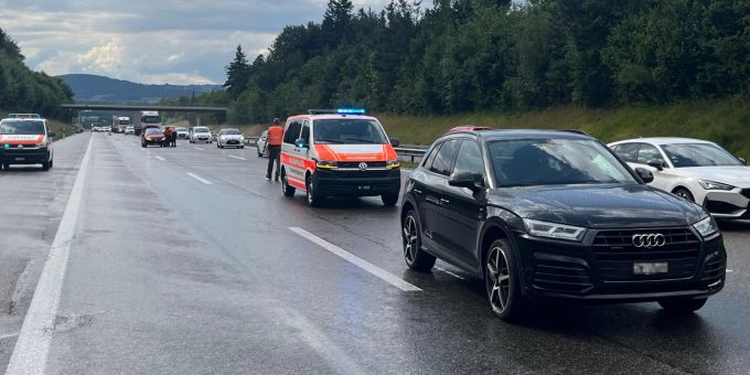 A1 bei Oberbüren SG - Autofahrerin (20) bei Auffahrkollision verletzt