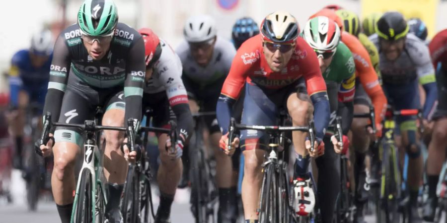 Irlands Sprintspezialist Sam Bennett (links) feierte in Alicante seinen ersten Etappensieg in der Spanien-Rundfahrt