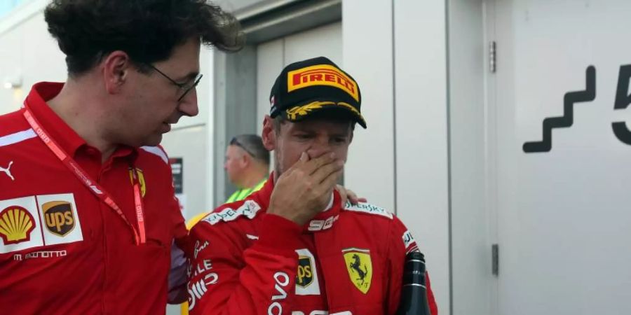 Stärkt Sebastian Vettel (r) den Rücken: Ferrari-Teamchef Mattia Binotto. Foto: Photo4/Lapresse/Lapresse via ZUMA Press