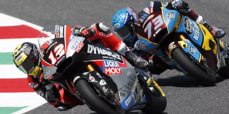 Der Spanier Alex Marquez, zuletzt zweimal in Serie siegreich, am Hinterrad von Tom Lüthi