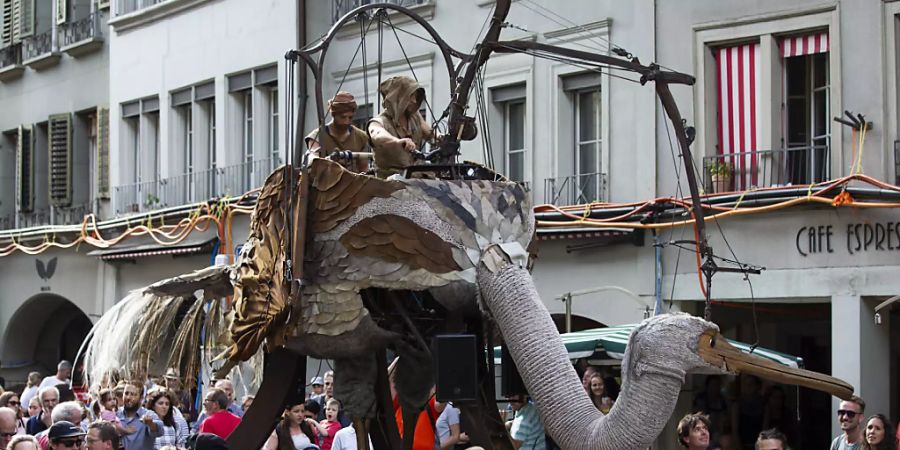 An drei Tagen gaben sich beim Strassenmusik-Festival Buskers in Bern 75'000 Personen der Strassenmusik, Akrobatik, Theater, Tanz, Streetperformance und Comedy hin.