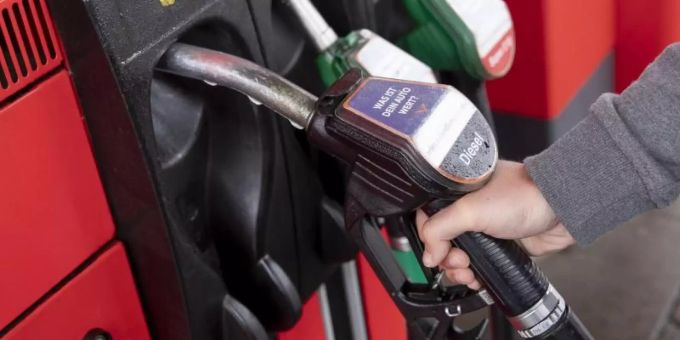 Diesel hat sich seit Jahresbeginn um rund sieben Cent je Liter verteuert, Superbenzin sogar um 22 Cent. Foto: Felix König Diesel hat sich seit Jahresbeginn um rund sieben Cent je Liter verteuert, Superbenzin sogar um 22 Cent. Foto: Felix König