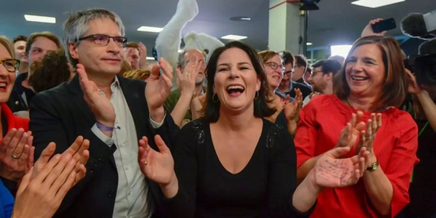 Grünen-Kandidat Giegold (l.), Parteichefin Baerbock (M.)