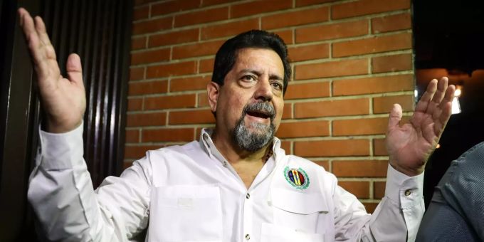 Venezuela stellvertretendes Mitglied der Nationalversammlung Edgar Zambrano spricht nach der Freilassung durch die venezolanische Regierung in Caracas. Edgar Zambrano