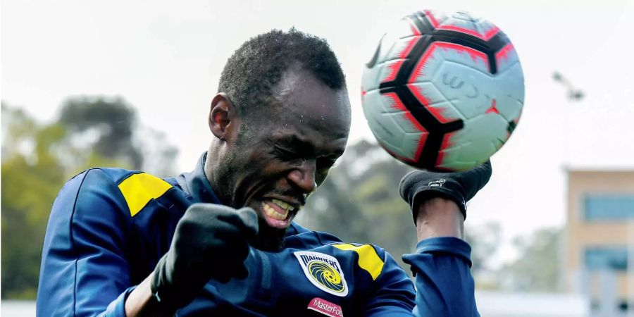 Australien, Gosford: Usain Bolt nimmt an einer Trainingseinheit der Central Coast Mariners im Central Coast Stadium teil.