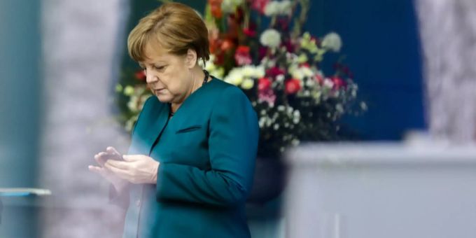 Abschiedstelefonat Mit Merkel: Putin Bedankt Sich Für Zusammenarbeit