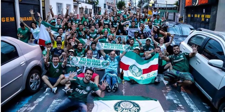 Die Fans von Palmeiras feiern in den Strassen von São Paulo.