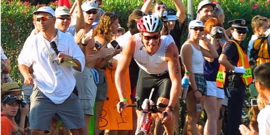 Jan Sibbersen auf seinem Bike während der Ironman-WM 2001.