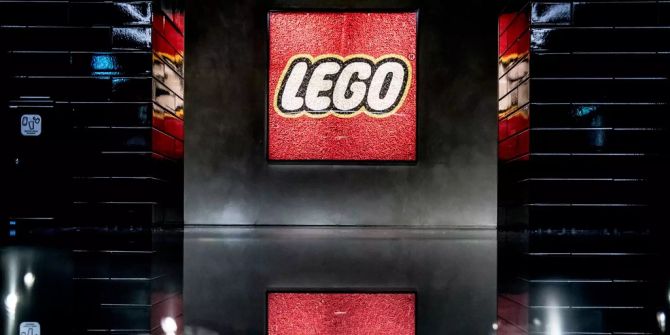 Ein Lego-Logo am Hauptsitz in Billund.