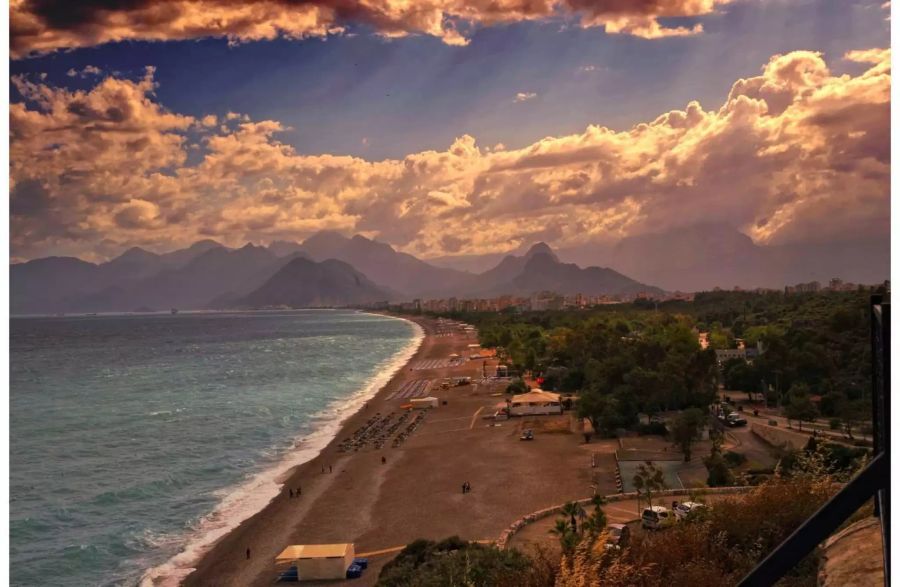 Die Schweizer zieht es diesen Herbst wieder vermehrt nach Antalya/Türkei, Pixabay.