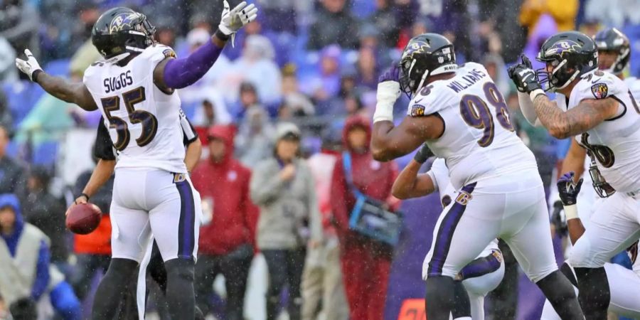 Baltimores Defensive gehört zu den besten der Liga. Doch vor dem Saisonstart stand hinter der Offensive und vor allem Quarterback Joe Flacco ein dickes Fragezeichen. Auch deswegen wurde mit Lamar Jackson ein vielversprechendes QB-Talent gedraftet. Doch Flacco führte die Ravens gegen Buffalo mit drei Touchdowns zu einem 47:3-Sieg.