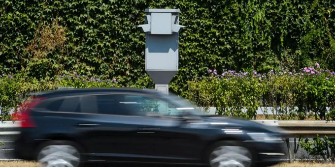 A1 bei Ittigen BE - Raser (19) knallt mit 123 km/h durch 60er-Zone