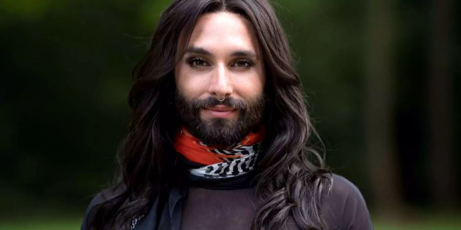 Conchita Wurst vergleicht sich selber mit Sebastian Kurz.