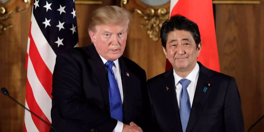 Trump und Abe wollen sich im April in Florida treffen.