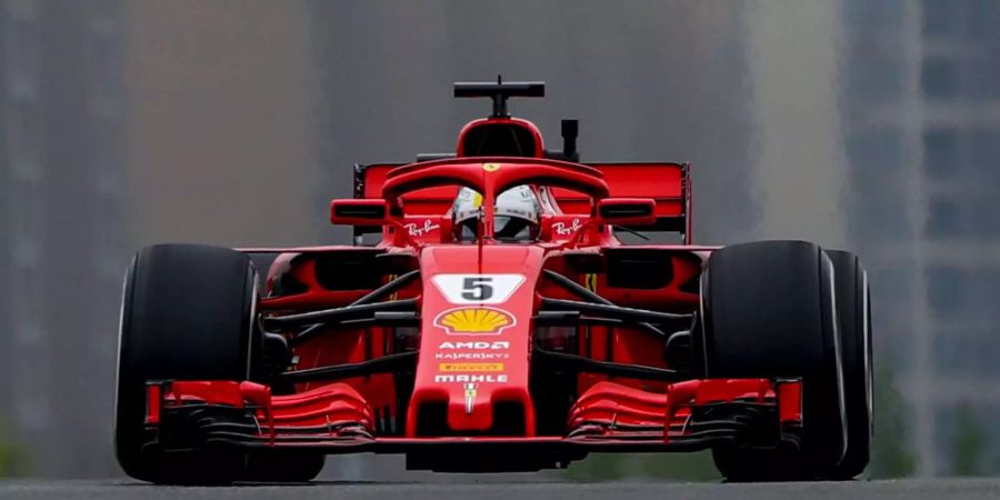 Sebastian Vettel fährt im Qualifying zum Grossen Preis von China die Bestzeit.