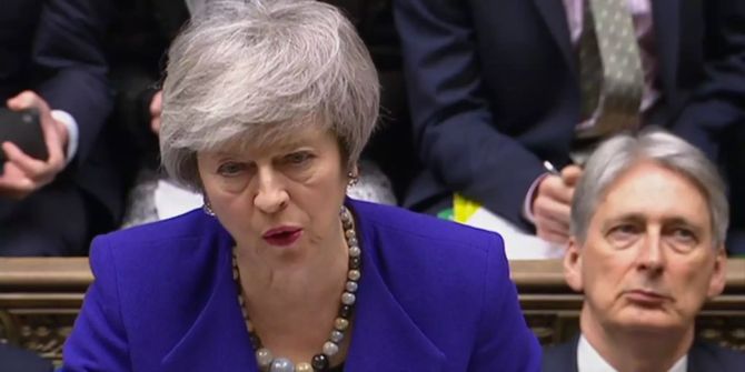 Theresa May spricht im Unterhaus des Parlaments.