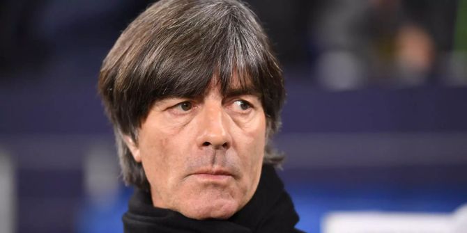 Bundestrainer Joachim Löw aus Deutschland vor dem Spiel.