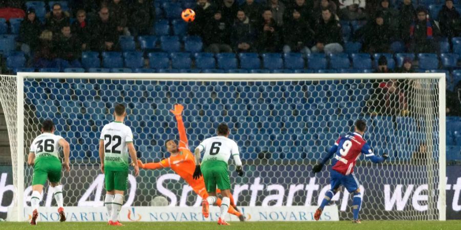 Hier verschiesst Van Wolfswinkel beim Stand von 0:0 einen Penalty.