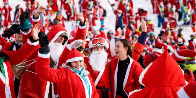 Hohohoooo! Über 2500 Nikoläuse trafen sich gestern in Verbier. Hohohoooo! Über 2500 Nikoläuse trafen sich gestern in Verbier.