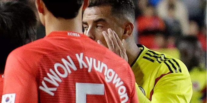 Wegen rassistischer Geste - Fifa suspendiert kolumbianischen Nationalspieler