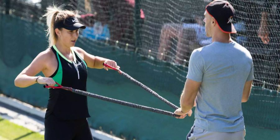 Zusammen mit Konditrainer Martin Hromkovic wird an der Fitness geschraubt.