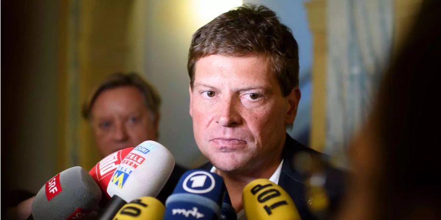 Jan Ullrich bei einer Pressekonferenz.