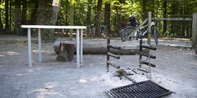 Bern - Feuerverbot in Wäldern bleibt trotz Gewittern in Kraft
