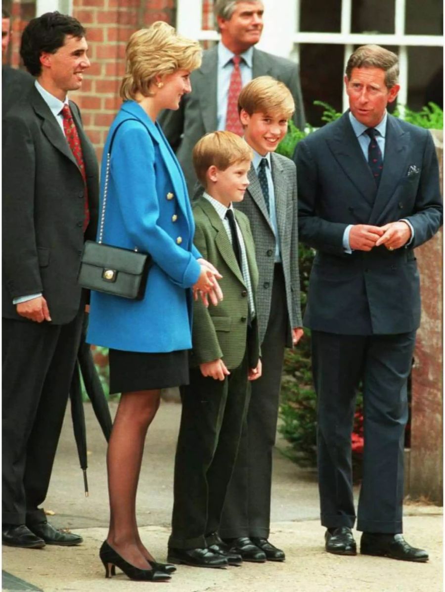 Die royale Familie besucht hier die Eliteschule «Eton» in London.