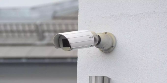 Öffentliche Überwachung soll Gewalt gegen Polizisten verhindern. Öffentliche Überwachung soll Gewalt gegen Polizisten verhindern.