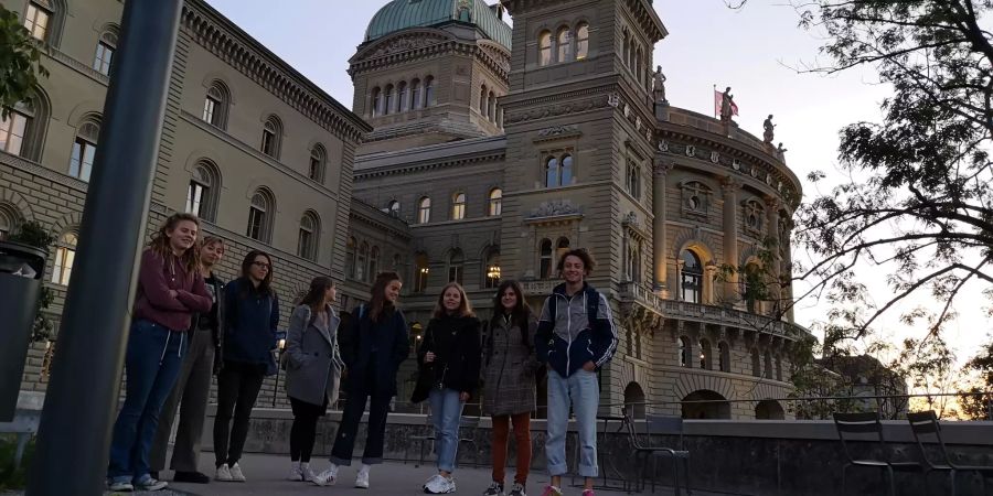 Besammlung früh morgens vor dem Bundeshaus.