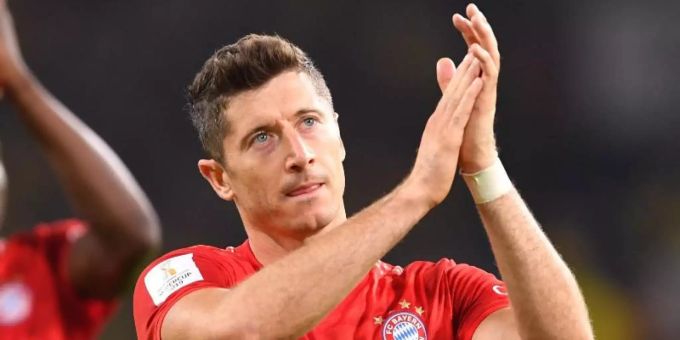Fordert erneut Verstärkung für den Kader von Bayern München: Robert Lewabdowski. Foto: Marius Becker Fordert erneut Verstärkung für den Kader von Bayern München: Robert Lewabdowski. Foto: Marius Becker