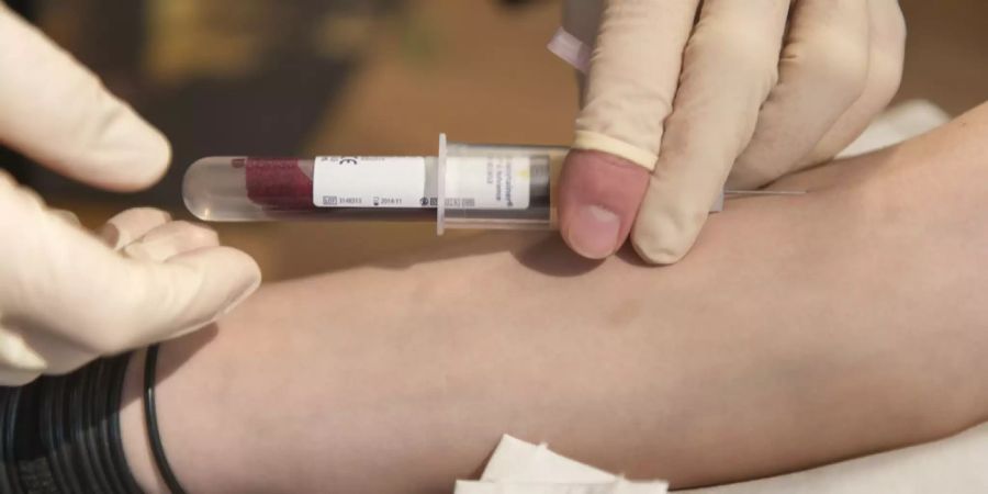 Blut- und Urinprobe