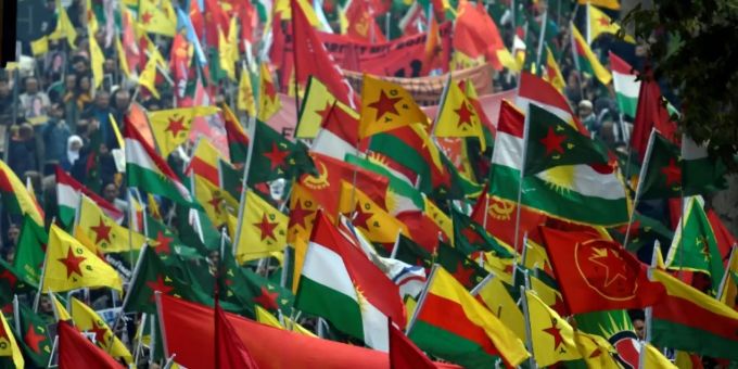 Kurdische Demonstranten am Samstag in Köln Kurdische Demonstranten am Samstag in Köln