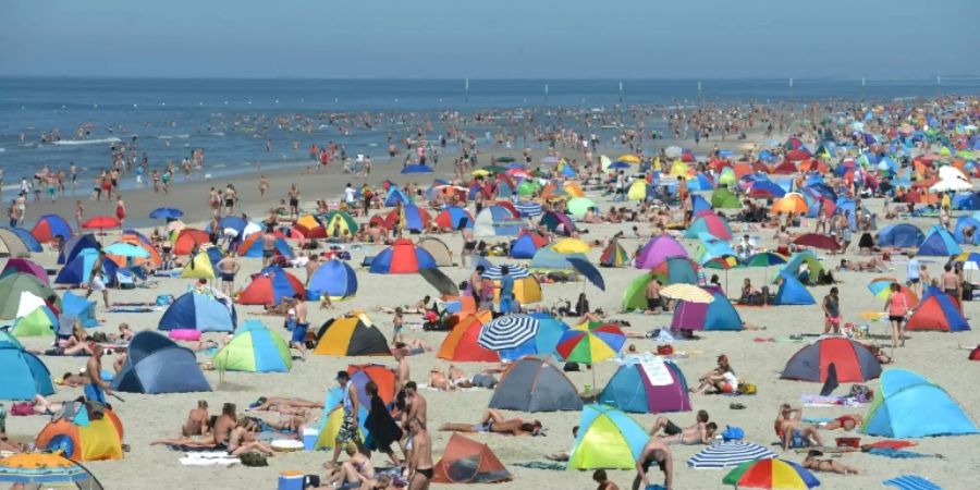Urlauber an der Nordsee in Schleswig-Holstein