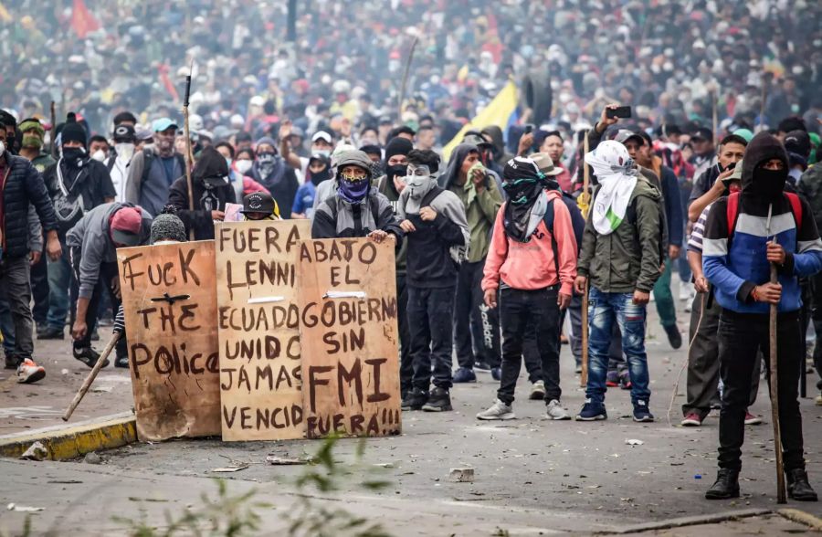 Politische Krise in Ecuador - Asunahmezustand