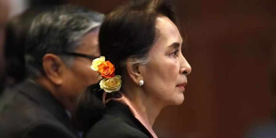 Aung San Suu Kyi im Gerichtssaal des Internationalen Gerichtshofs in Den Haag. Foto: Peter Dejong/AP/dpa