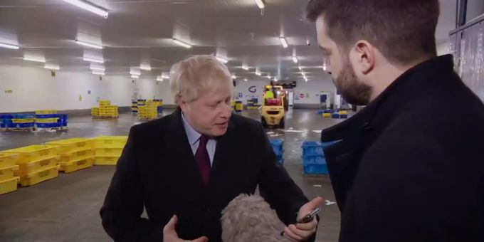 Streit wegen Kind - Boris Johnson stiehlt Handy von Journalist