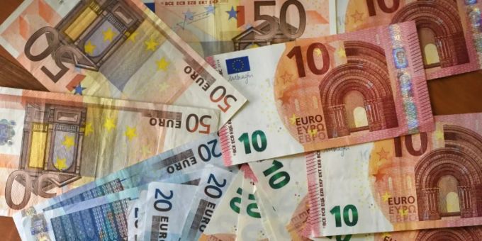 Berlin - Landbewohner deutlich unzufriedener mit finanzieller Lage als Stadtbewohner