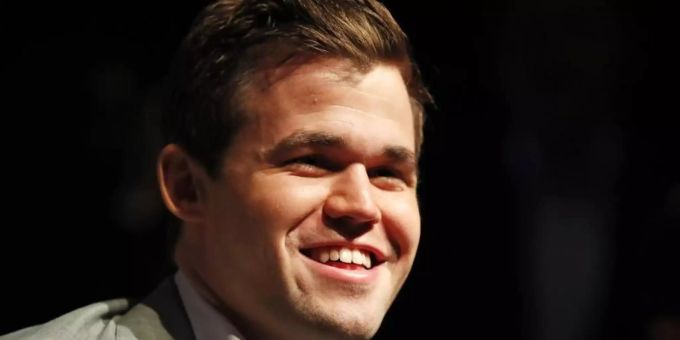 Glänzt auch beim Managerspiel: Schachweltmeister Magnus Carlsen. Foto: Frank Augstein/AP/dpa Glänzt auch beim Managerspiel: Schachweltmeister Magnus Carlsen. Foto: Frank Augstein/AP/dpa