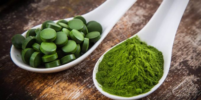Chlorella und Spirulina sollen gut für die Gesundheit sein. Chlorella und Spirulina