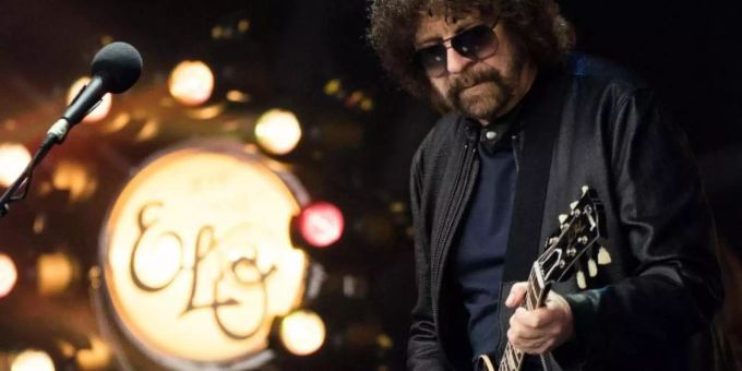 Jeff Lynne hat mit ELO wieder abgehoben. Foto: Andrew Cowie/epa/dpa Jeff Lynne hat mit ELO wieder abgehoben. Foto: Andrew Cowie/epa/dpa