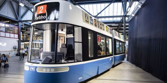 Das neue Flexity-Tram ist auch für die Linie nach Albisrieden zu lang. flexity-tram zürich vbz