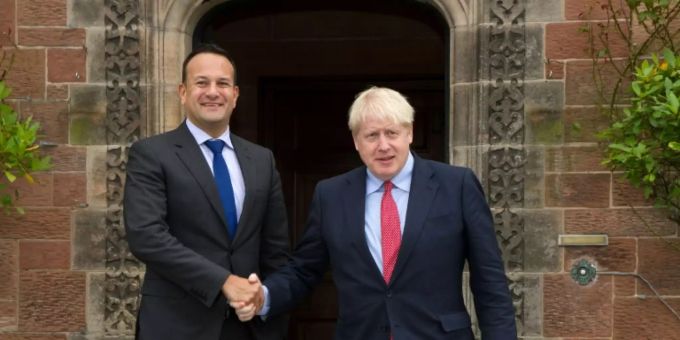 Varadkar (l.) und Johnson auf dem Thornton-Landsitz brexit