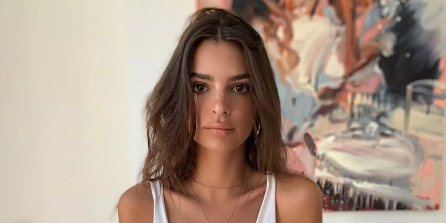 Emily Ratajkowski