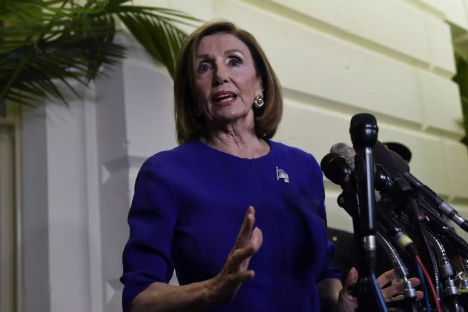 Sprecherin der Demokraten im Repräsentantenhaus, Nancy Pelosi, kündigte das Amtsenthebungsverfahren gegen Donald Trump an. Trump Intelligence Whistleblower