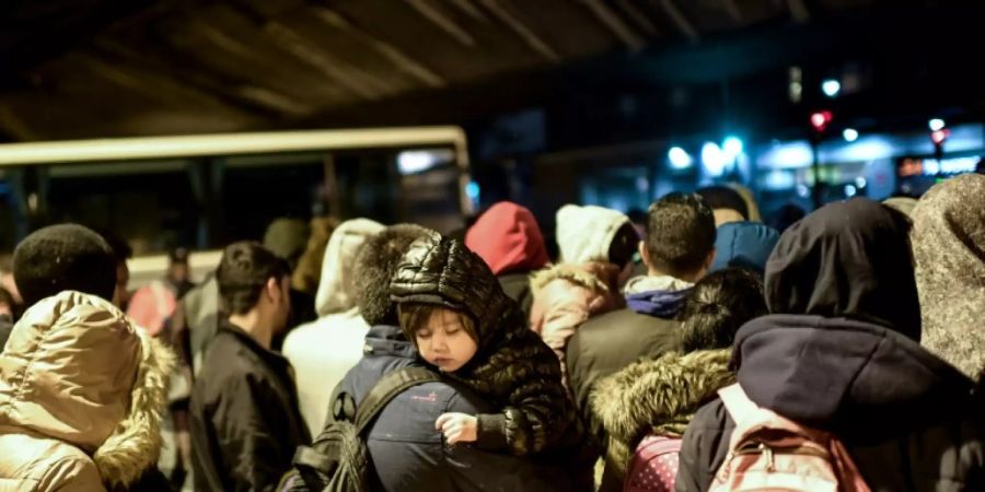 Zwei Pariser Flüchtlingslager mit bis 1600 Menschen geräumt