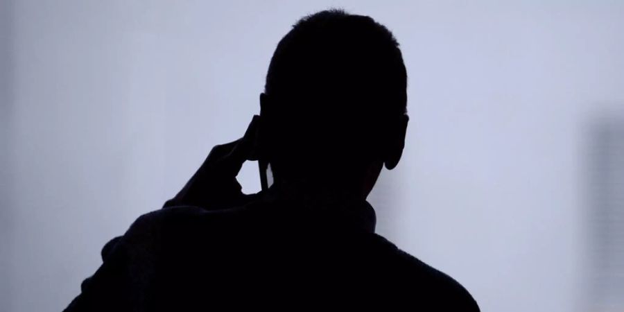 Abgehörte Handygespräche, Textnachrichten, Fotos und Videos - aus grossen Datenmengen müssen Ermittler relevante Informationen filtern. Ein Computerprogramm soll künftig dabei helfen. (Symbolbild)