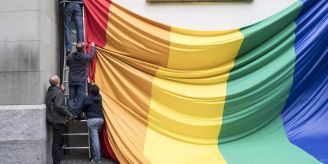 Umgang bei Angriffen: - Zürcher Polizisten sollen LGBT-Kurse bekommen